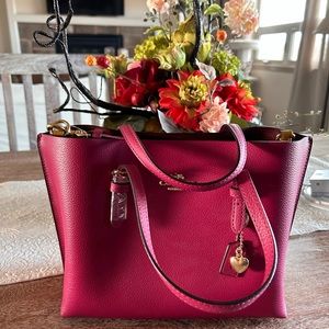 Beautiful brand new Mollie leather Coach tote with crossbody strap.